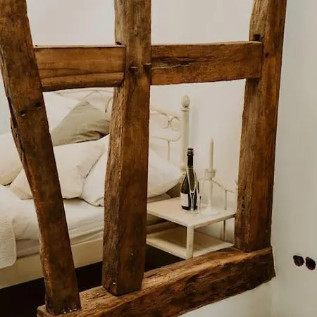 Modernisiertes Fachwerkhaus In Bei Bonn