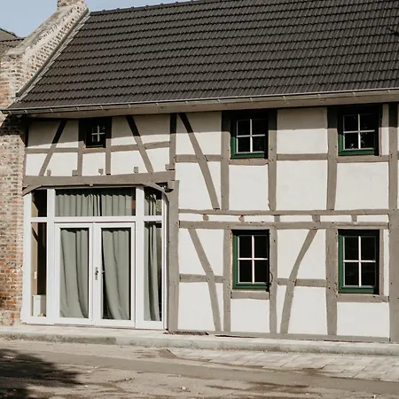 Modernisiertes Fachwerkhaus In Bei Bonn *