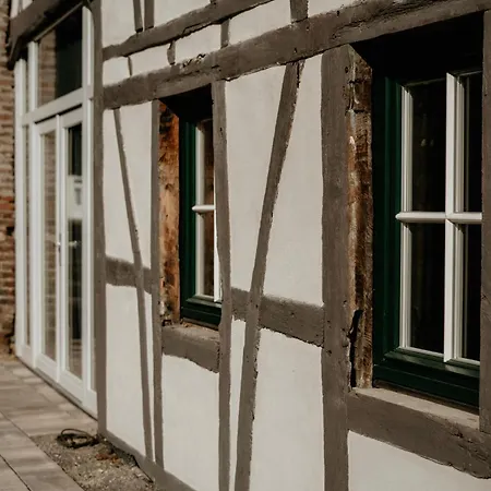 Modernisiertes Fachwerkhaus In Bei Bonn Rheinbach