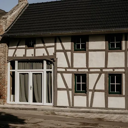 Modernisiertes Fachwerkhaus In Bei Bonn 펜션